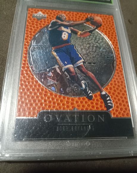 1998-99 Upper Deck Ovation #29 Kobe Bryant — front