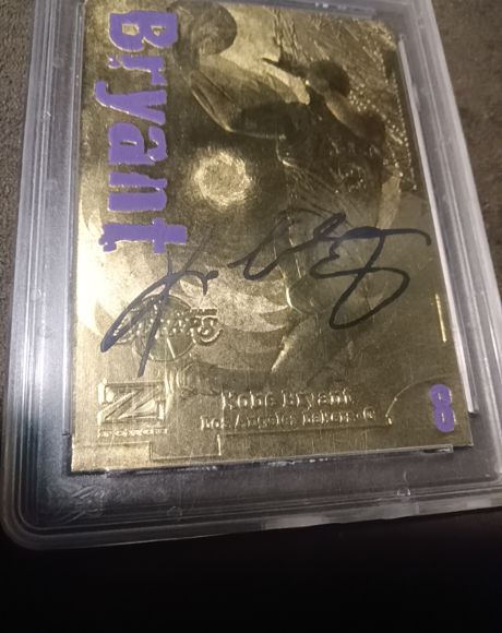 1997-98 Skybox Z-Force #8 Kobe Bryant 23KT Gold Purple Edition — front