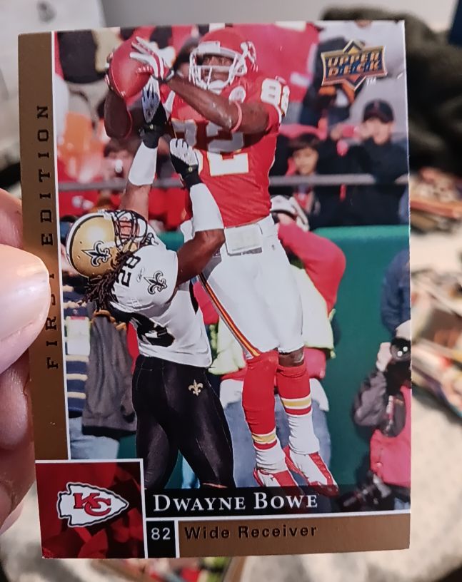 2009 Upper Deck First Edition #77 Dwayne Bowe — front