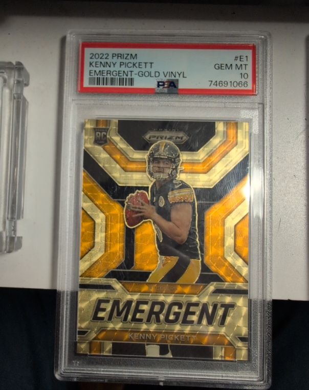 2022 Panini Prizm #E-1 Kenny Pickett Emergent — front