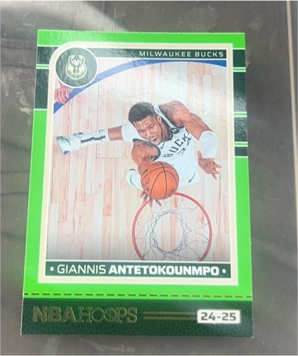 2024-25 Panini NBA Hoops #24 Giannis Antetokounmpo — front