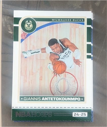 2024-25 Panini NBA Hoops #166 Giannis Antetokounmpo — front