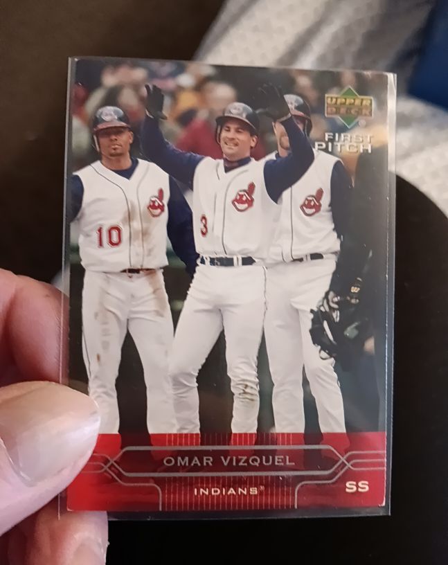 2005 Upper Deck First Pitch #32 Omar Vizquel — front