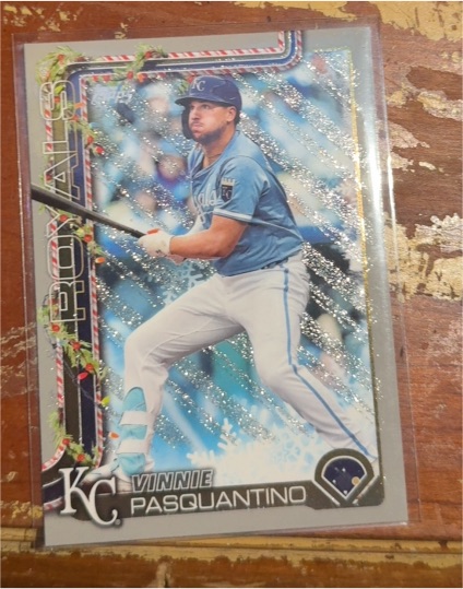 2025 Topps Holiday #H198 Vinnie Pasquantino — front