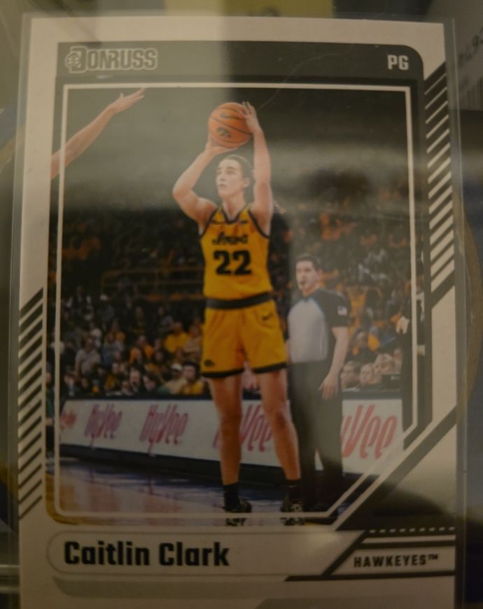 2024 Panini Donruss #5 Caitlin Clark — front