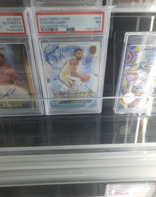 2023 Topps Three #IW1 Stephen Curry Ice Water-Gold — front