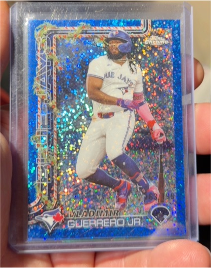 2025 Topps Holiday #H66 Vladimir Guerrero Jr. — front