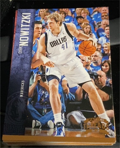 2012-13 Panini Threads #24 Dirk Nowitzki — front