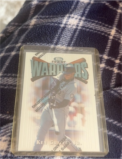 1997 Topps Finest #139 Ken Griffey Jr. — front