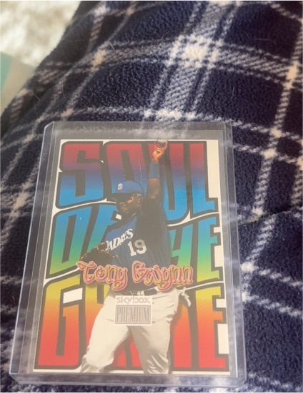 1999 Skybox Premium #5-SG Tony Gwynn Soul Of The Game — front