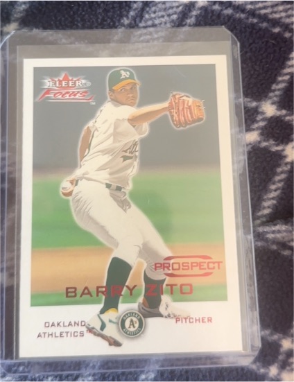 2001 Fleer Focus #225 Barry Zito — front