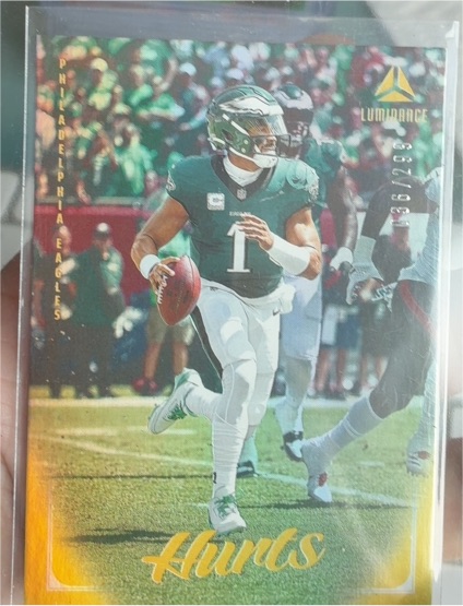 2025 Panini Luminance #17 Jalen Hurts — front