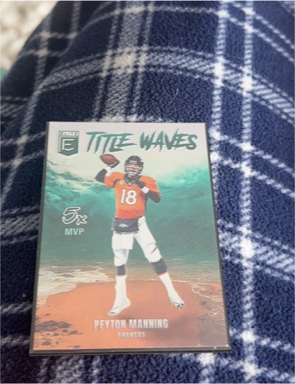2025 Panini Donruss Elite #8 Peyton Manning Title Waves — front