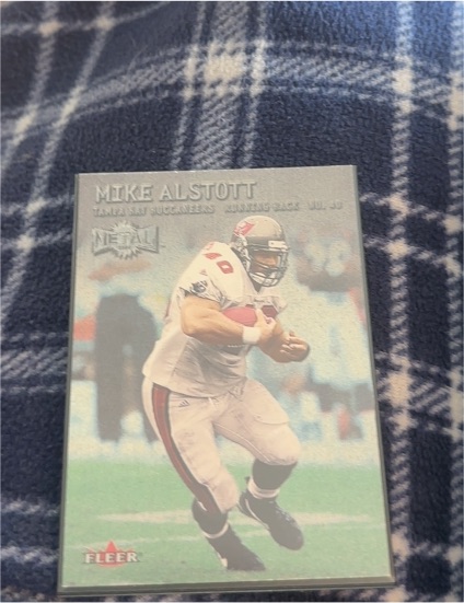 2000 Fleer Metal #30 Mike Alstott — front