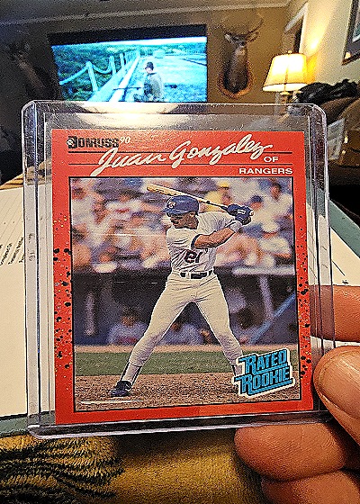 1990 Donruss #33 Juan Gonzalez — front