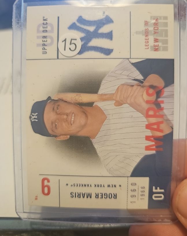 2001 Upper Deck Legends of New York #15 Roger Maris — front