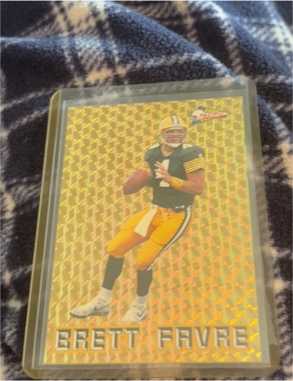 1997 Pacific Dynagon Careers #5 Brett Favre — front