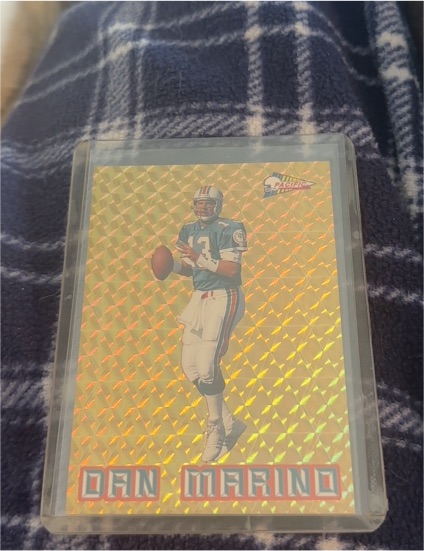 1993 Pacific Gold Prisms #11 Dan Marino — front