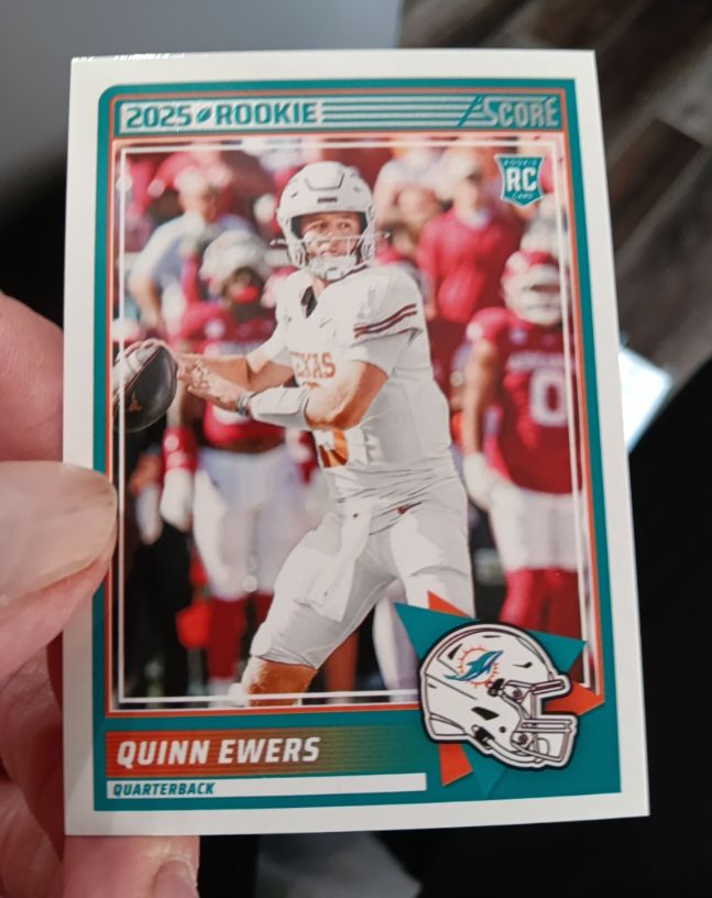 2025 Panini Score #75 Quinn Ewers — front
