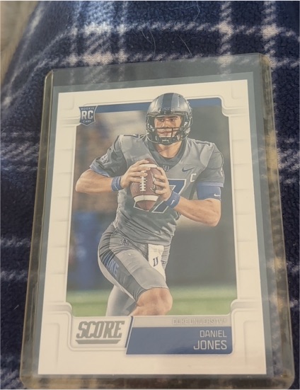 2019 Panini Score #331 Daniel Jones Rookie Card — front