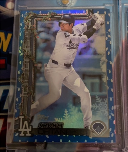 2025 Topps Holiday #H200 Shohei Ohtani — front