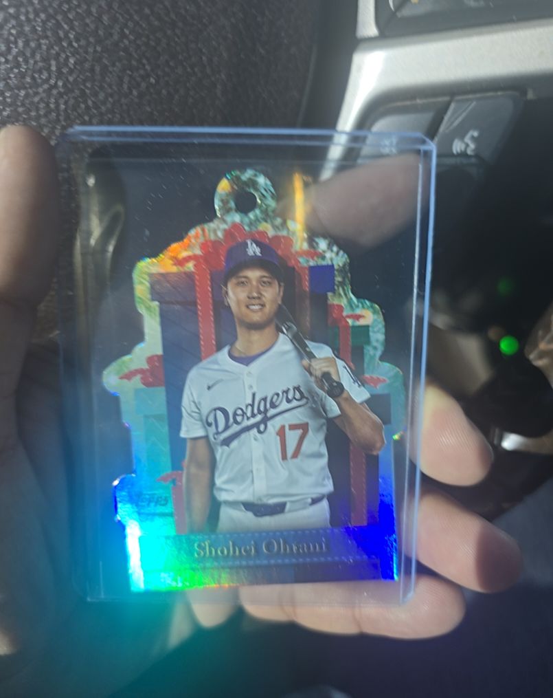 2025 Topps Holiday Present Ornament #PO-10 Shohei Ohtani — front