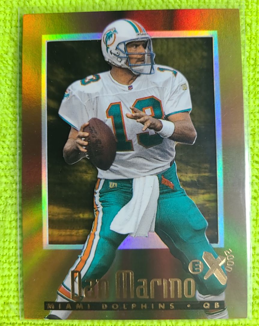 1997 SkyBox E-X2000 #48 Dan Marino — front
