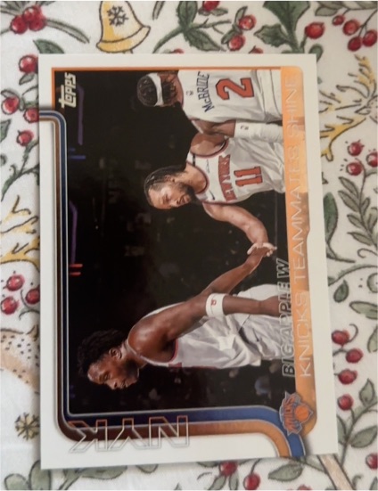 2025-26 Topps #274 Big Apple W: Knicks Teammates Shine — front