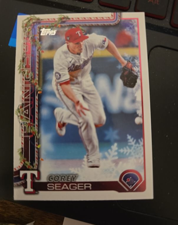 2025 Topps Holiday #H125 Corey Seager — front