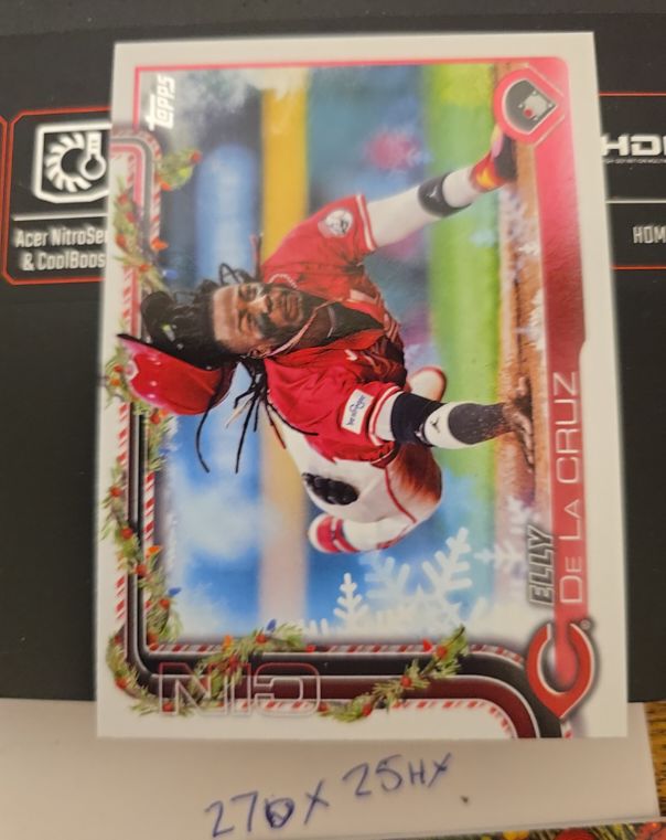2025 Topps Holiday #H97 Elly De La Cruz — front