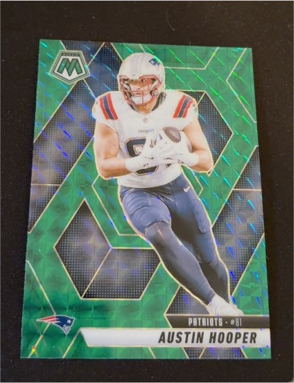 2020 Panini Mosaic #81 Austin Hooper — front