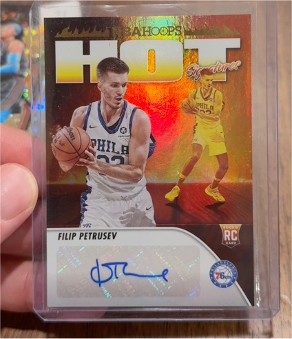 2023-24 Panini Hoops Hot Signatures #HSR-FPE Filip Petrusev — front