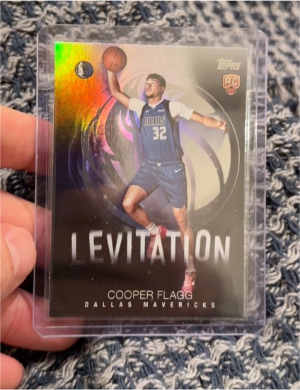 2025-26 Topps #L-16 Cooper Flagg Levitation RC — front