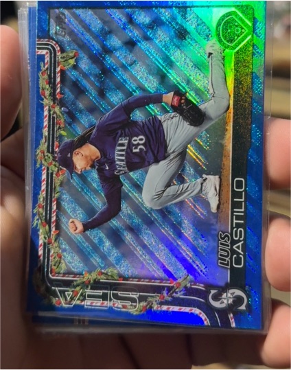 2025 Topps Holiday #H152 Luis Castillo — front