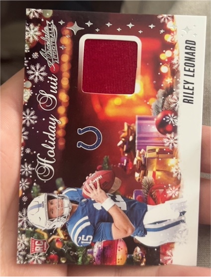 2025 Panini Absolute Riley Leonard #HS-RLD Holiday Suit Patch — front