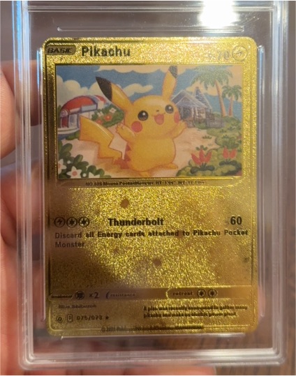 2021 Pokémon #075 Pikachu Gold Foil Fan Art — front