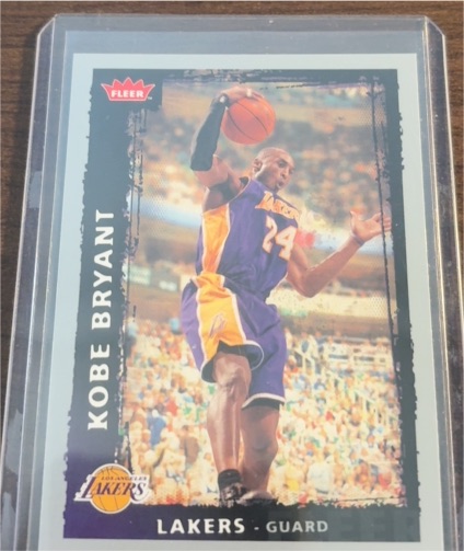 2008 Fleer #101 Kobe Bryant — front
