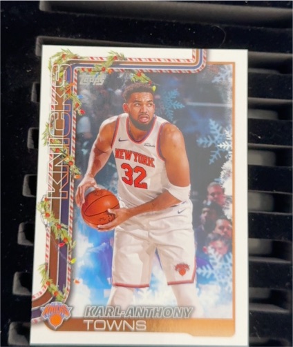 2025-26 Topps Holiday #H16 Karl-Anthony Towns — front