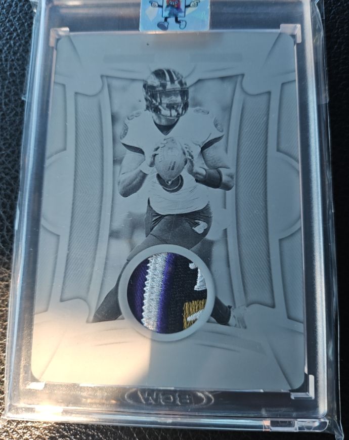2020 Panini Select Tag RC Swatches Gold #4 Justin Herbert — front