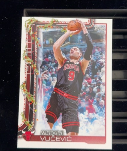 2025-26 Topps Holiday #H29 Nikola Vucevic — front