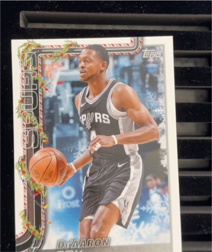 2025-26 Topps Holiday #H157 De'Aaron Fox — front