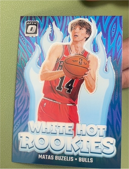 2024-25 Donruss Optic #10 Matas Buzelis White Hot Rookies — front
