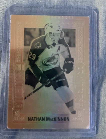 2018-19 Upper Deck Tim Hortons Gold Etchings #GE-9 Nathan MacKinnon — front