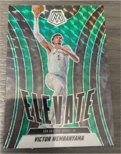 2024-25 Panini Mosaic #11 Victor Wembanyama Elevate Green — front