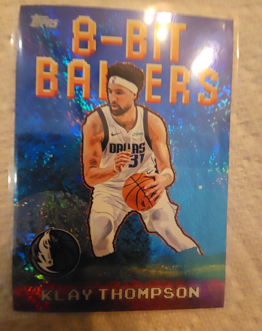 2025-26 Topps Basketball 8-Bit Ballers #8B-15 Klay Thompson — front