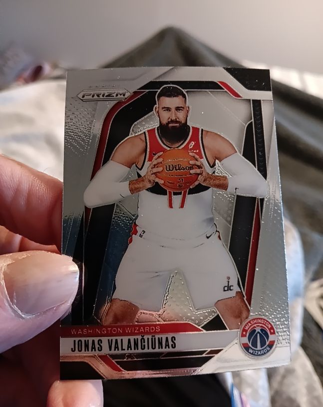 2024-25 Panini Prizm #76 Jonas Valančiūnas — front