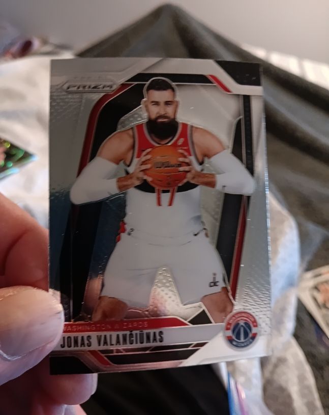 2024-25 Panini Prizm #76 Jonas Valanciunas — front