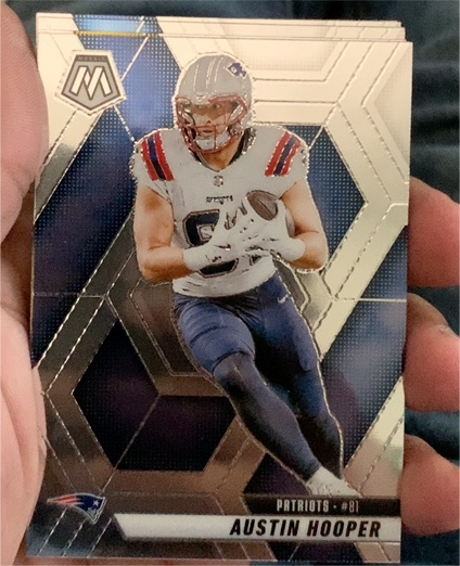 2023 Panini Mosaic #81 Austin Hooper — front