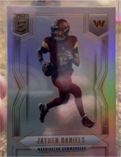 2025 Panini Donruss Elite #1 Jayden Daniels — front