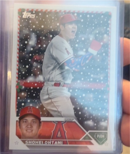 2023 Topps Holiday #H17 Shohei Ohtani — front